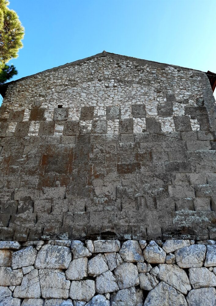 Foto: Serena Derea Squanquerillo - Segni, Chiesa di San Pietro costruita sulla cella centrale del tempio dedicato a Giunone Moneta.